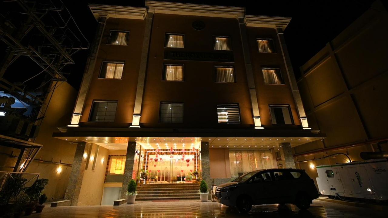 The Royal Class Hotel Gválijar Exteriér fotografie