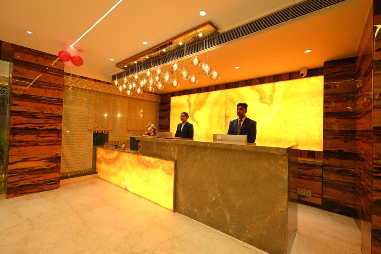The Royal Class Hotel Gválijar Exteriér fotografie
