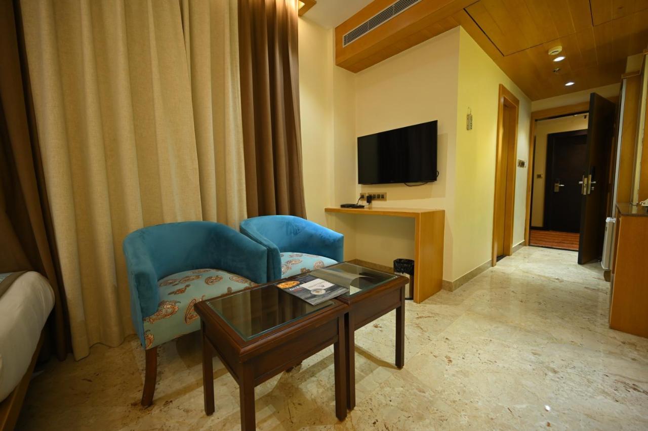 The Royal Class Hotel Gválijar Exteriér fotografie