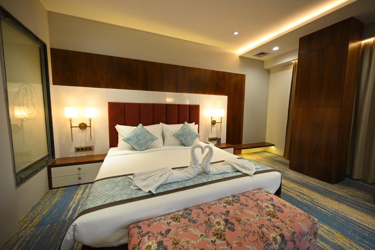 The Royal Class Hotel Gválijar Exteriér fotografie